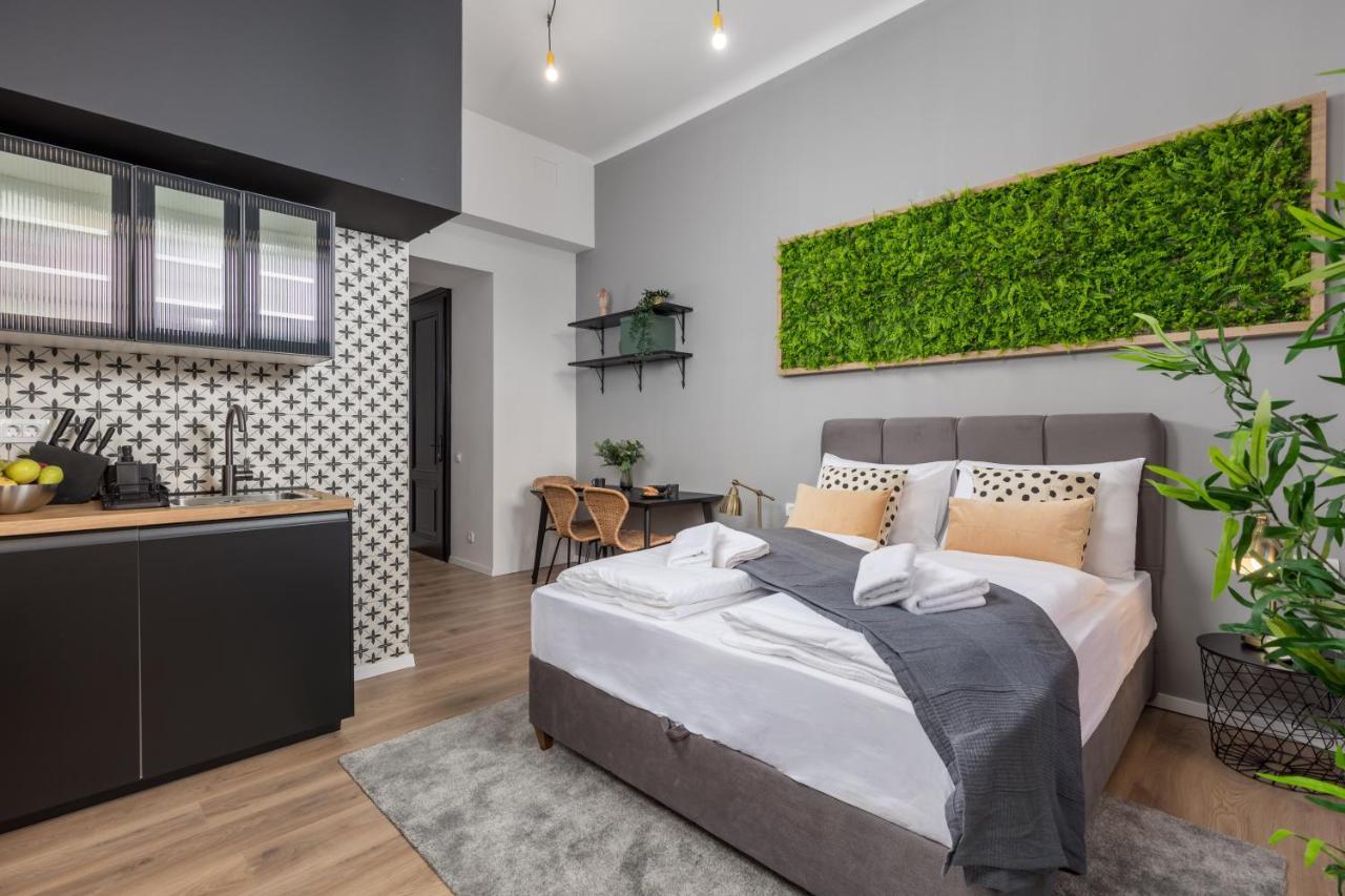 Apartments & Rooms One World غييكا المظهر الخارجي الصورة