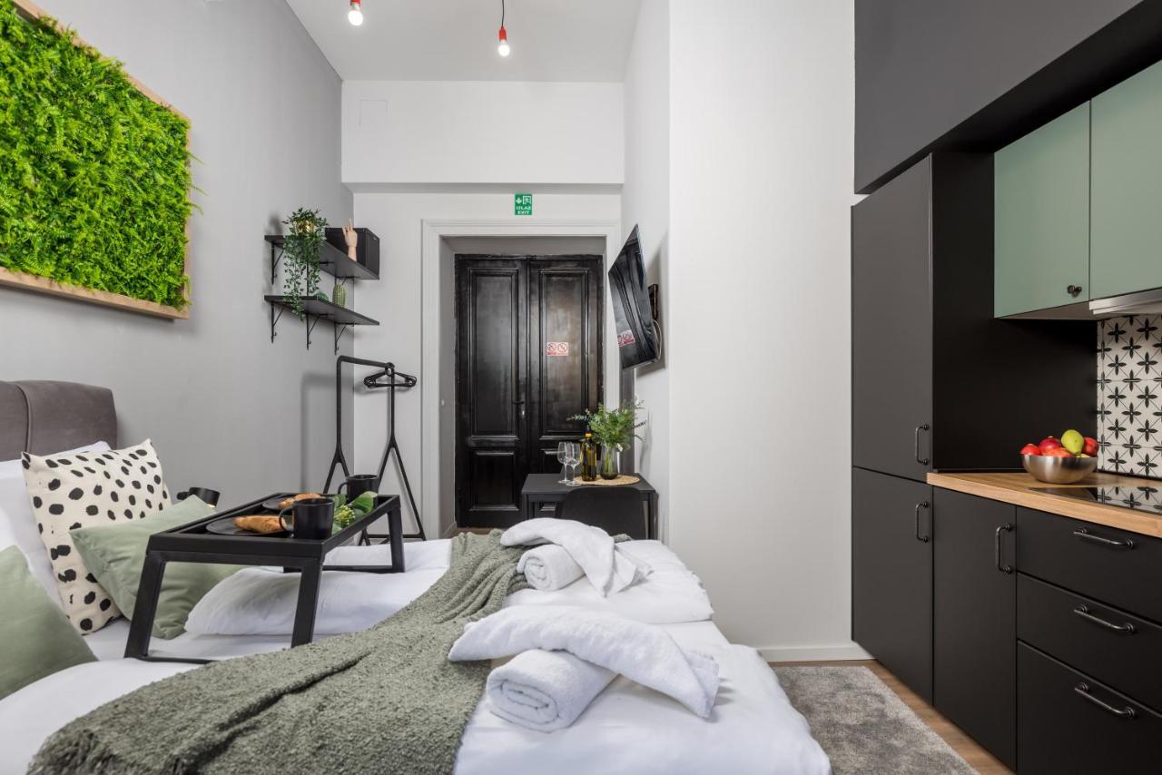 Apartments & Rooms One World غييكا المظهر الخارجي الصورة