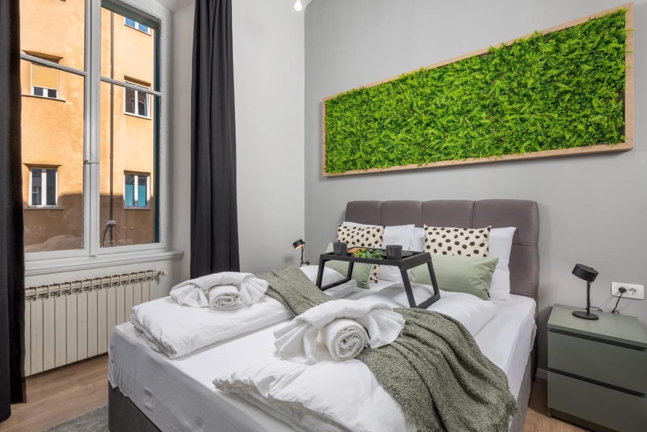 Apartments & Rooms One World غييكا المظهر الخارجي الصورة
