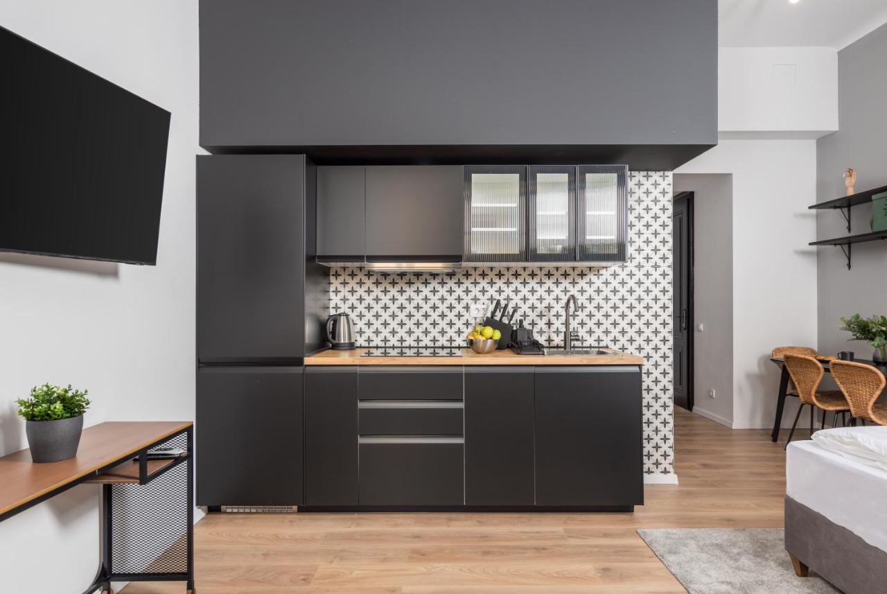 Apartments & Rooms One World غييكا المظهر الخارجي الصورة