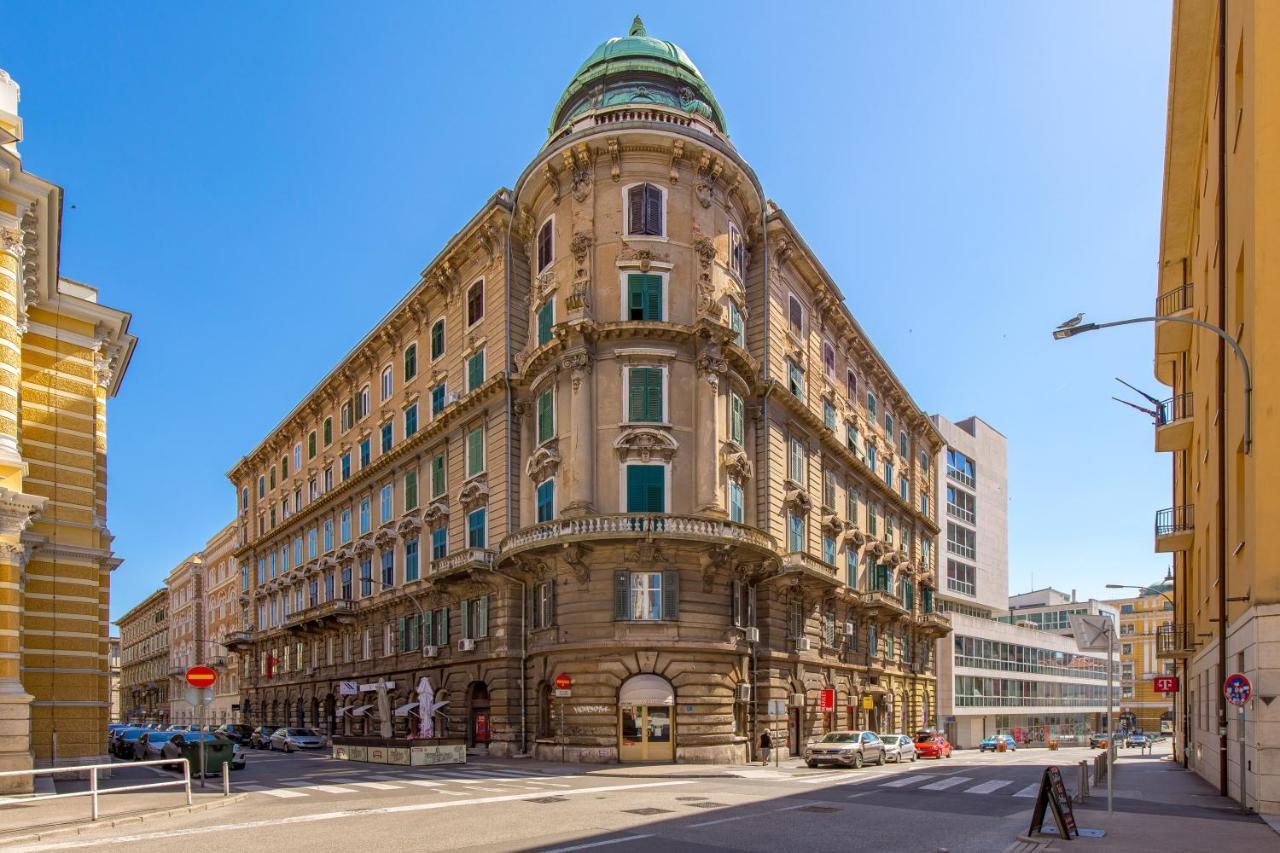 Apartments & Rooms One World غييكا المظهر الخارجي الصورة