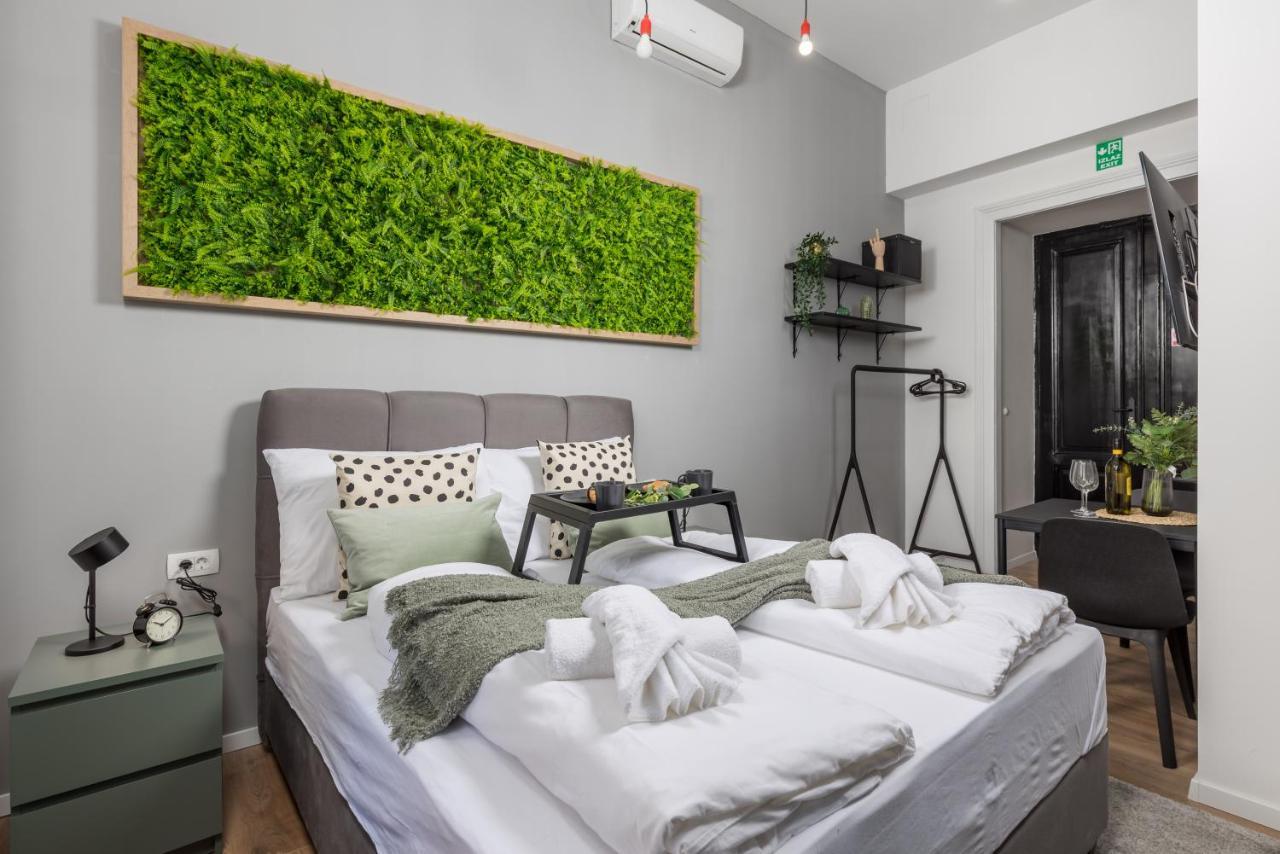 Apartments & Rooms One World غييكا المظهر الخارجي الصورة