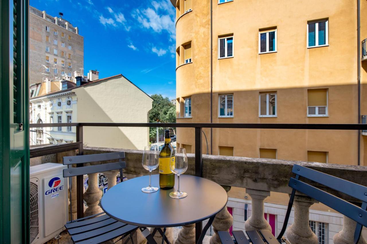 Apartments & Rooms One World غييكا المظهر الخارجي الصورة