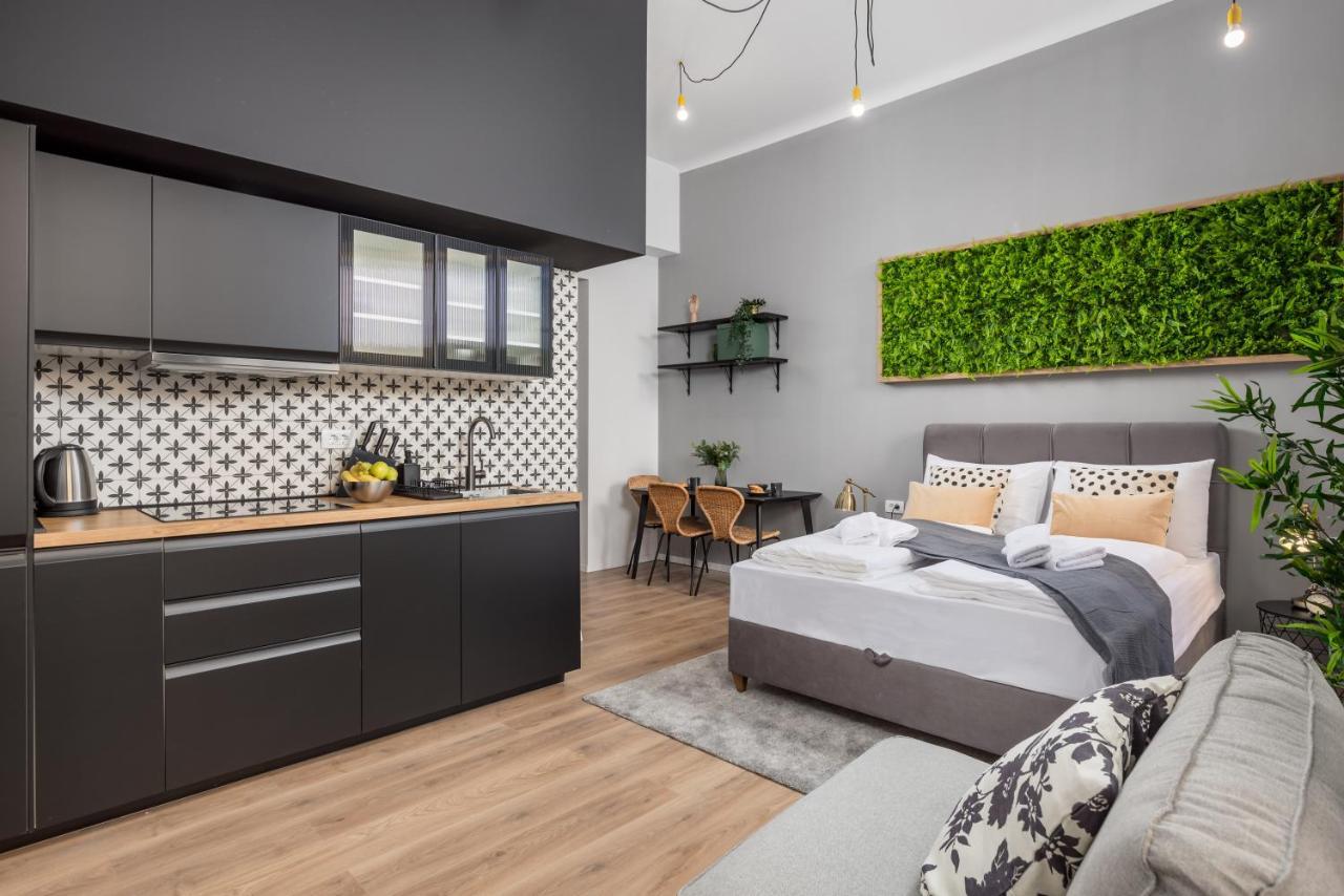 Apartments & Rooms One World غييكا المظهر الخارجي الصورة