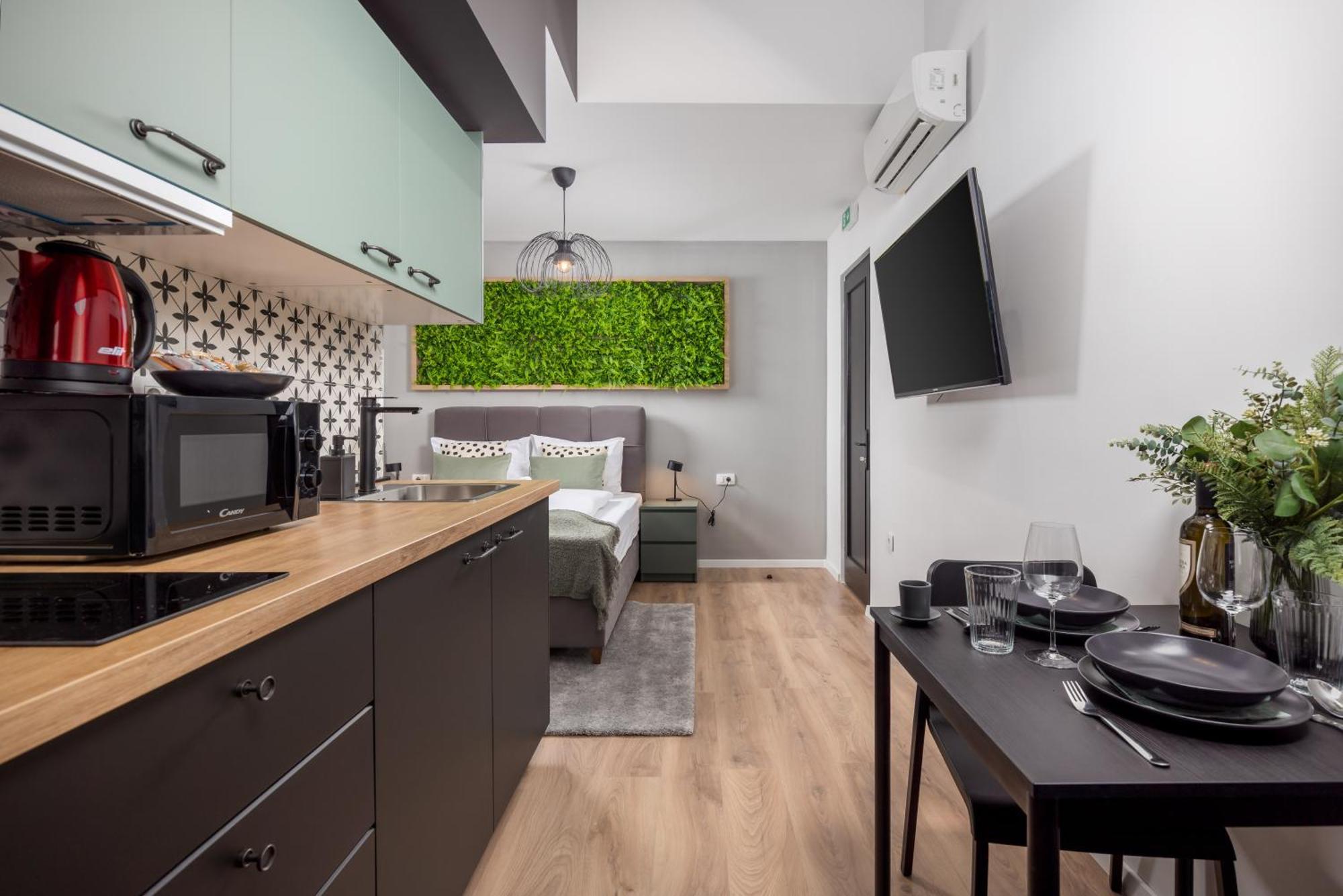 Apartments & Rooms One World غييكا المظهر الخارجي الصورة