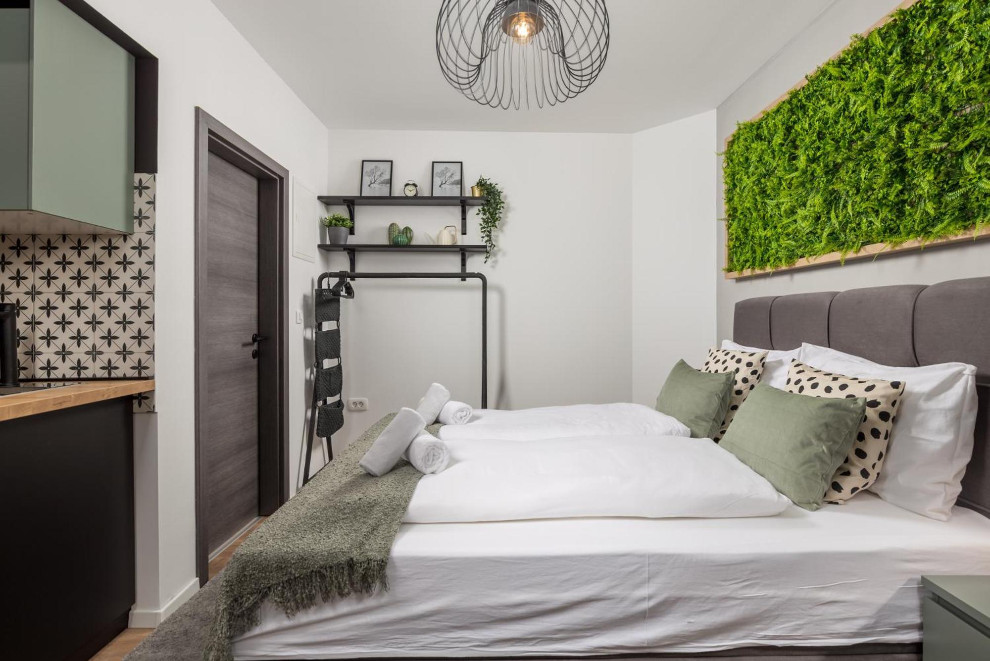 Apartments & Rooms One World غييكا المظهر الخارجي الصورة