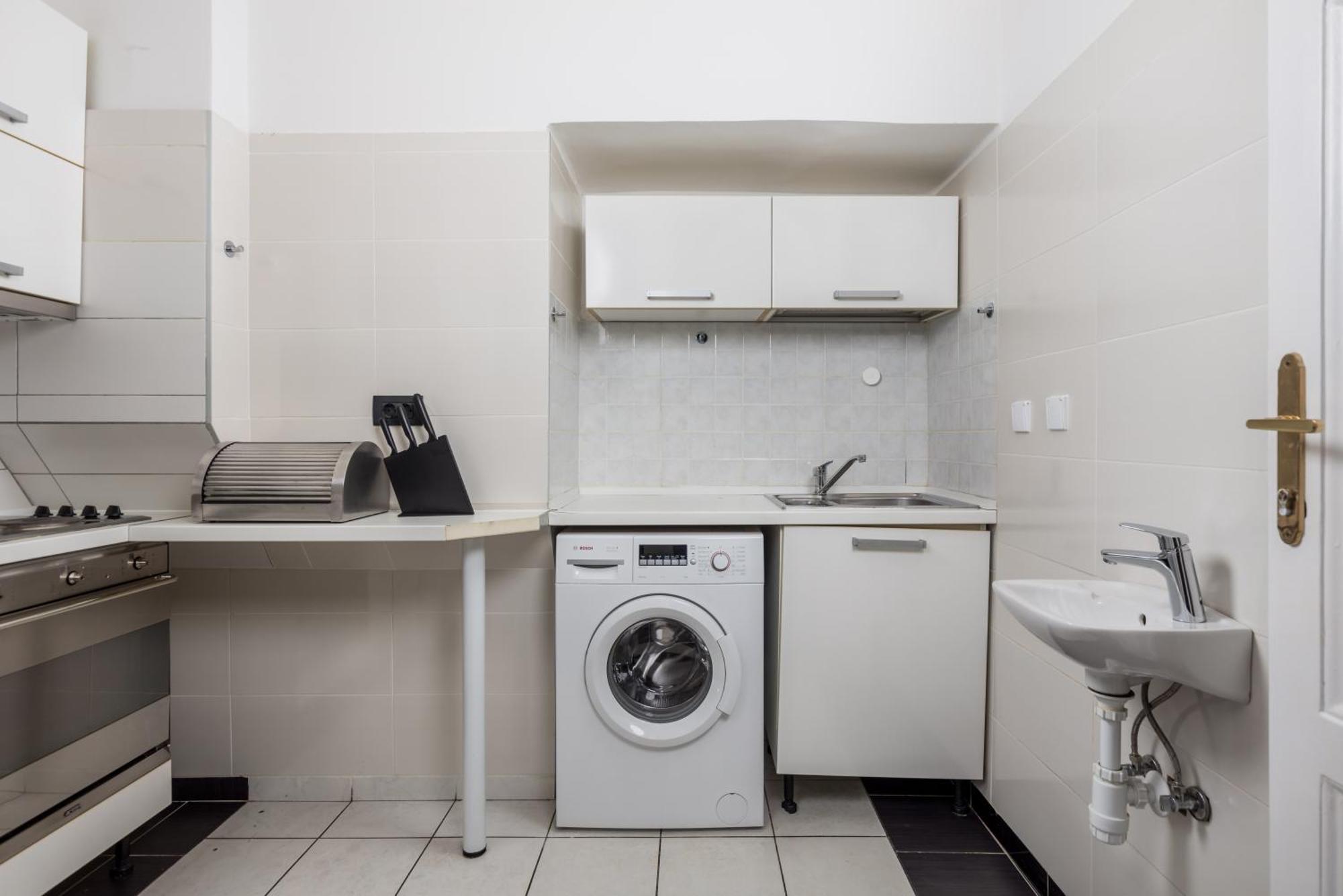 Apartments & Rooms One World غييكا المظهر الخارجي الصورة