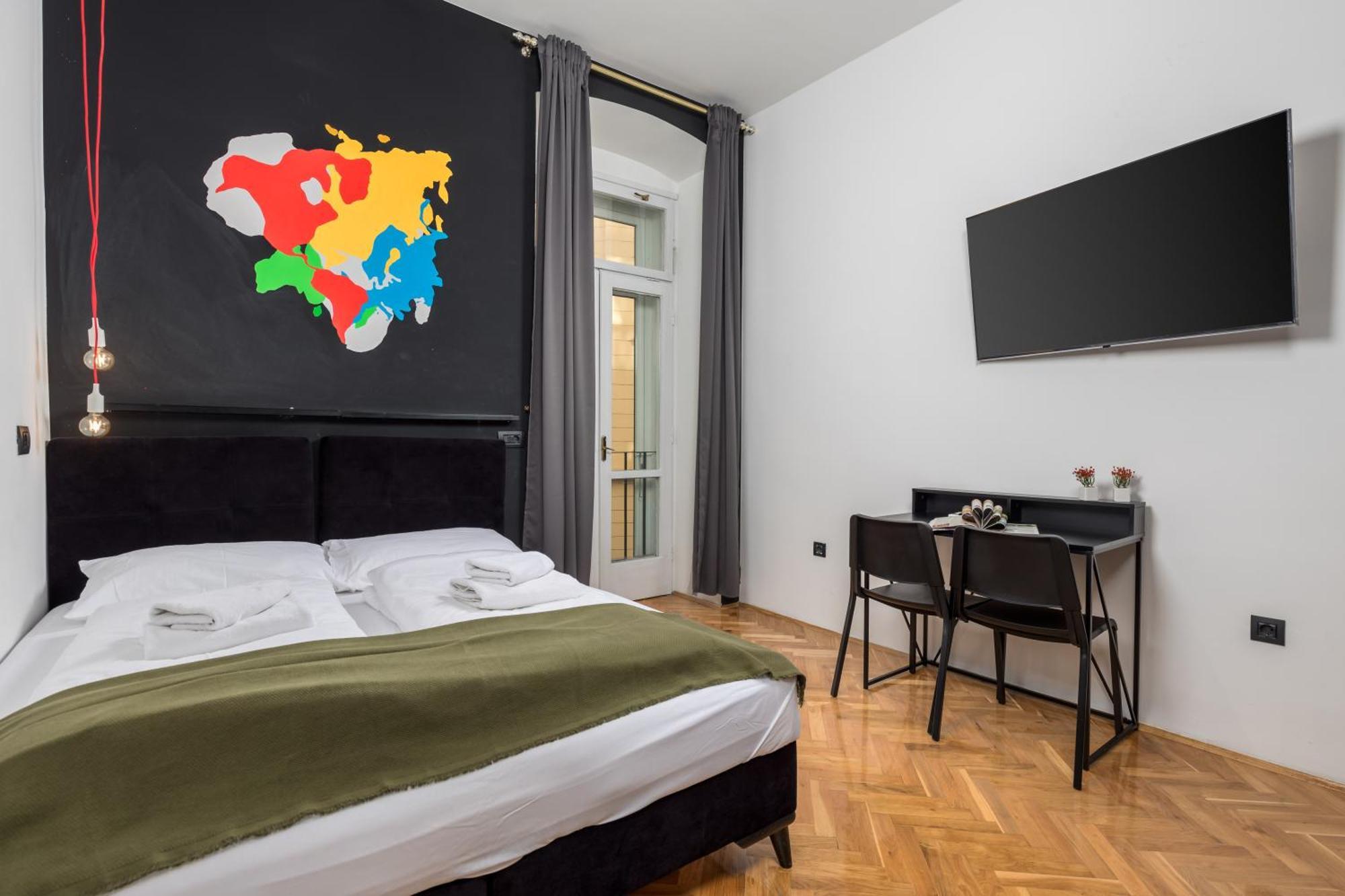 Apartments & Rooms One World غييكا المظهر الخارجي الصورة