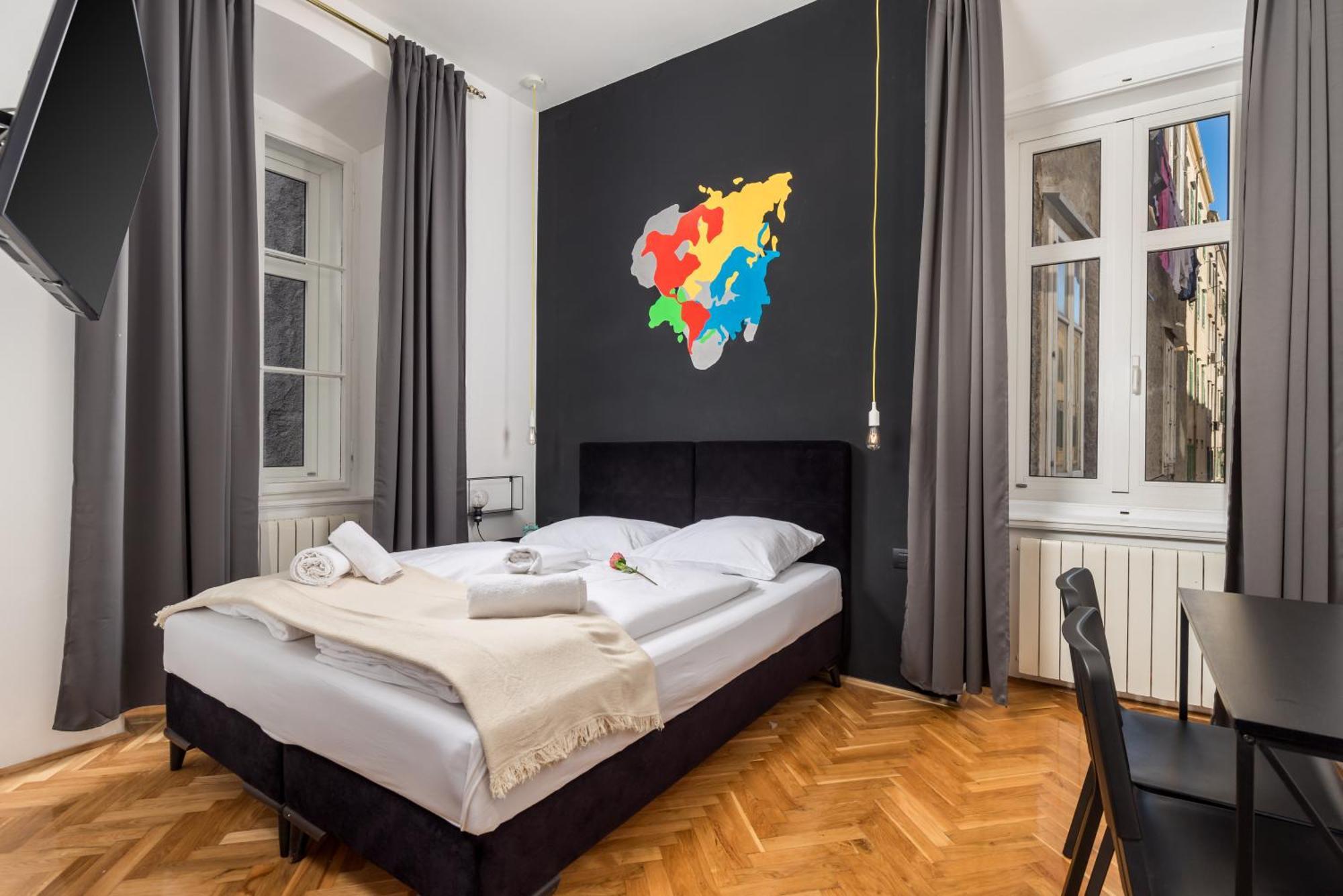 Apartments & Rooms One World غييكا المظهر الخارجي الصورة