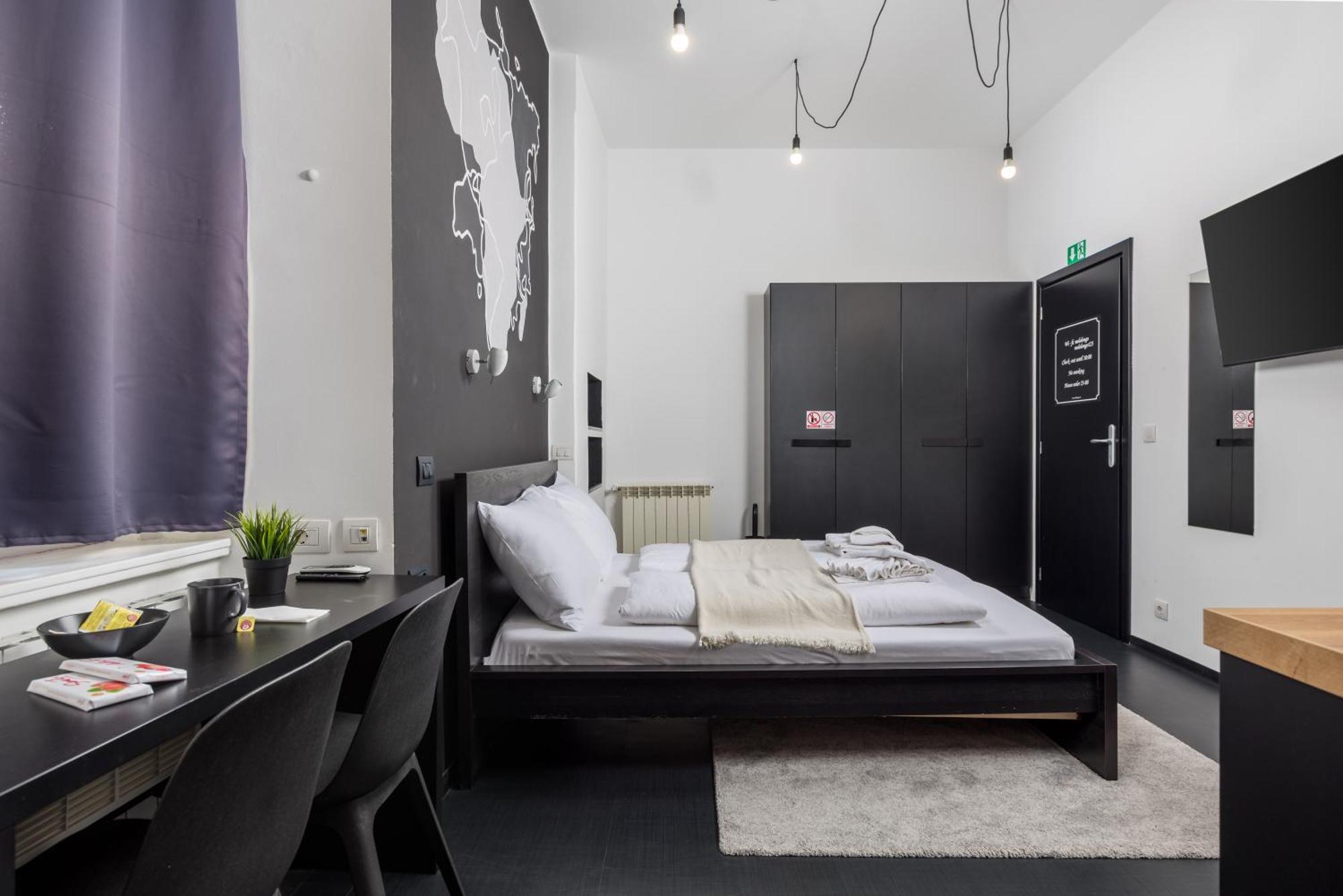Apartments & Rooms One World غييكا المظهر الخارجي الصورة