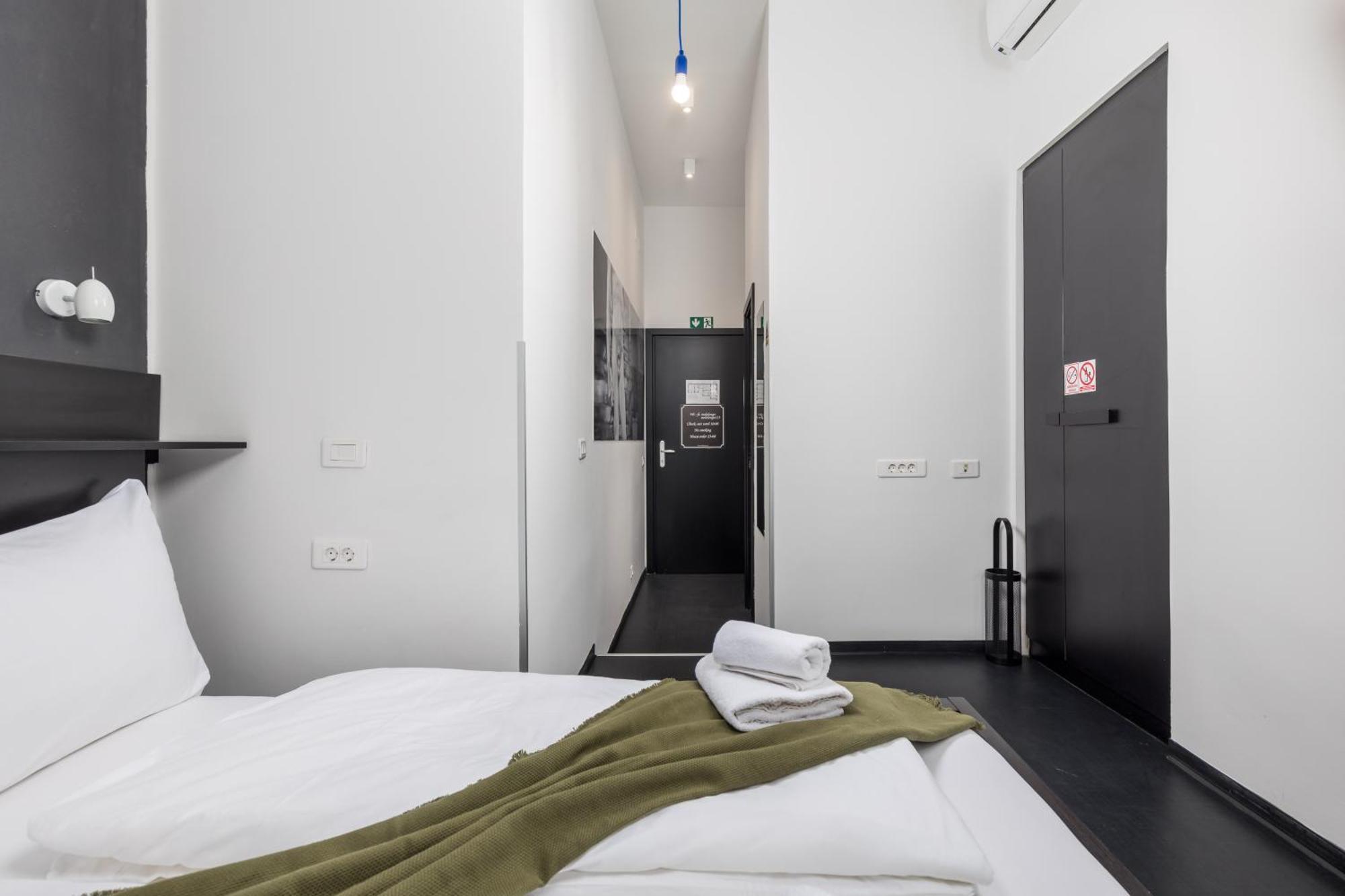 Apartments & Rooms One World غييكا المظهر الخارجي الصورة