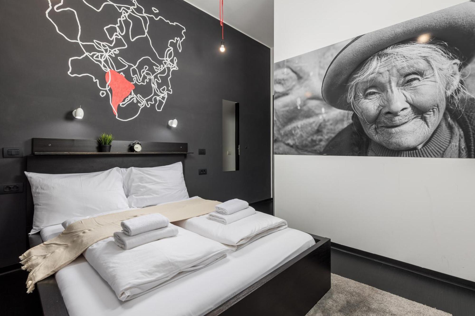 Apartments & Rooms One World غييكا المظهر الخارجي الصورة