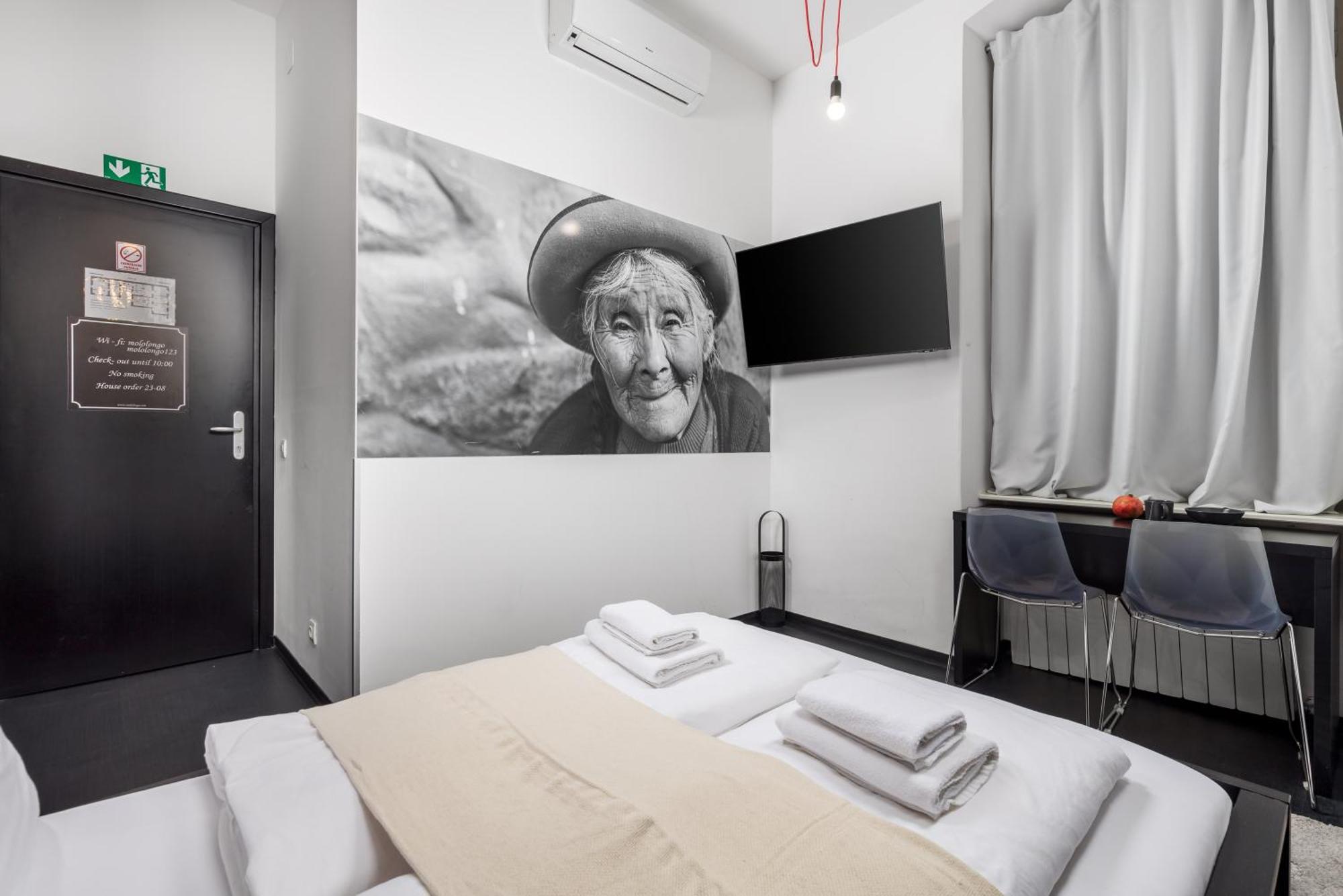 Apartments & Rooms One World غييكا المظهر الخارجي الصورة